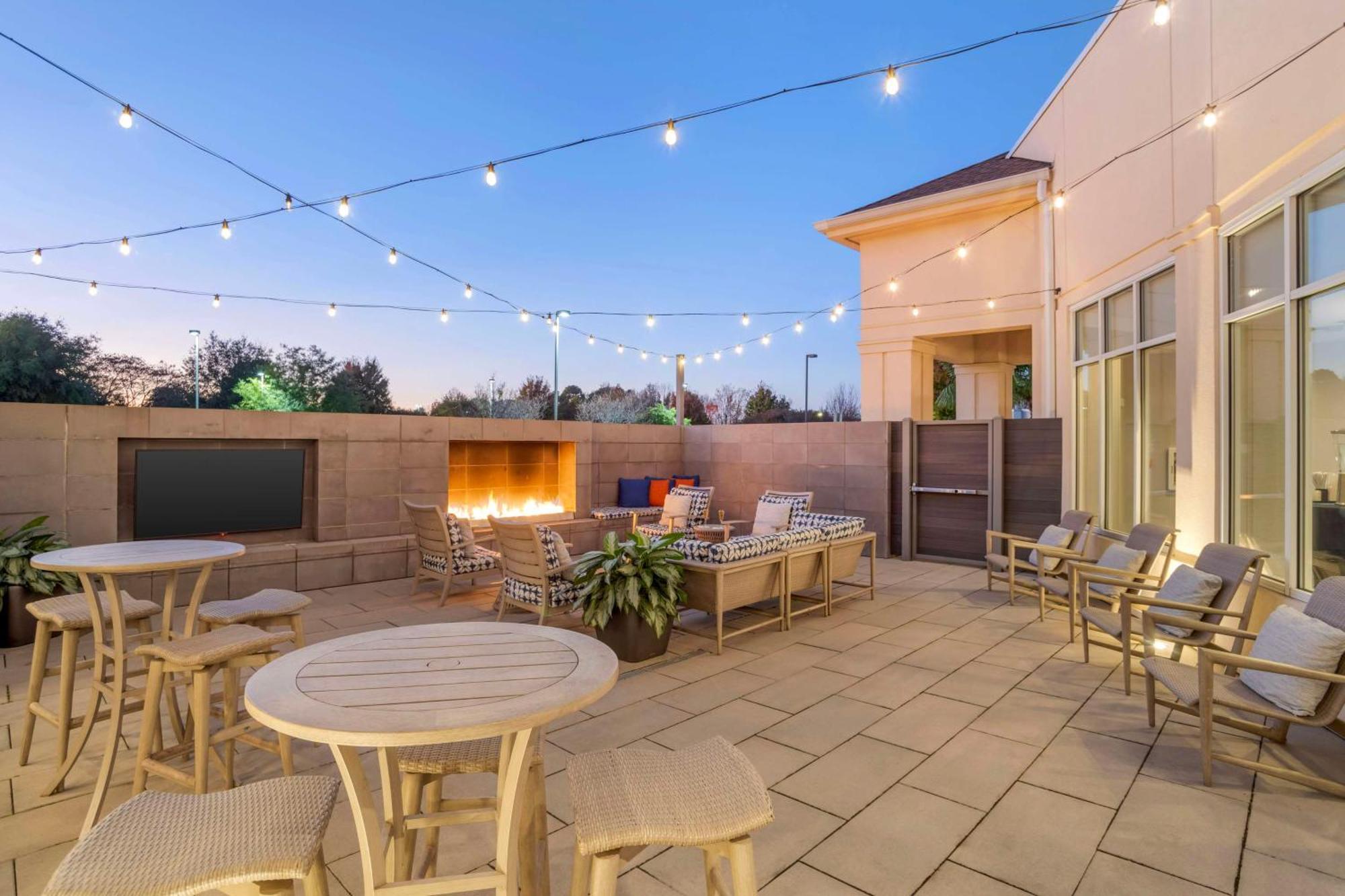 Hilton Garden Inn Charlotte/Concord Extérieur photo